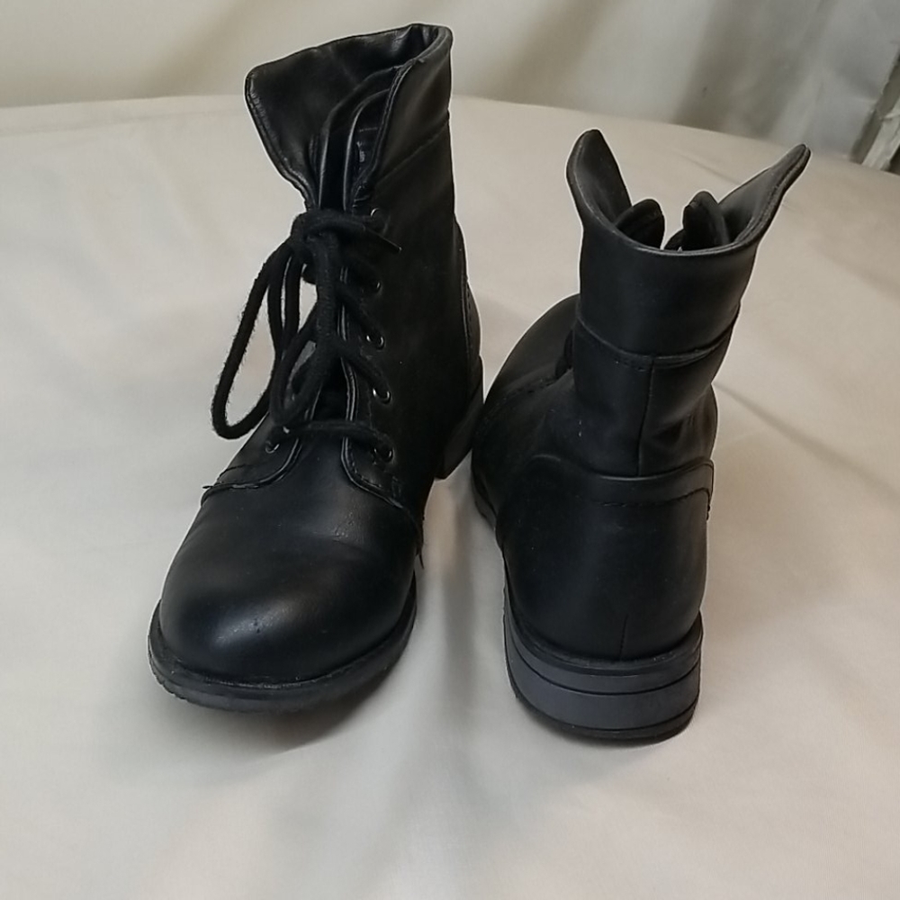 Shoes - Picture 3 of 3